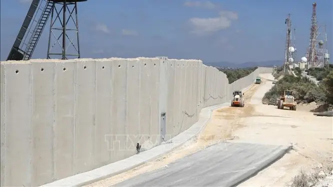 Israel tiếp tục xây tường dọc biên giới với Liban